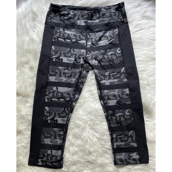 Nike Pants - Nike Epic Lux Clash Camo Tight Fit Capri Length Women's Running Leggings Small